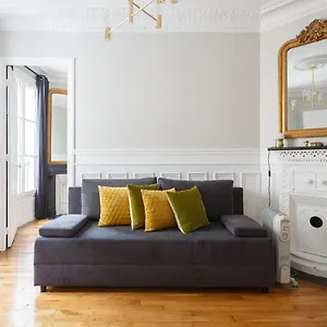 Bright And Newly Renovated 2 Bedroom Apartment, Hip & Paris, Montmartre-opera Paris