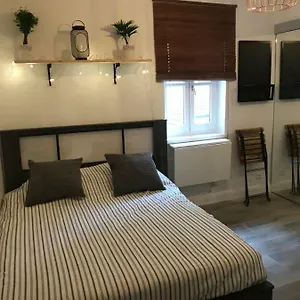 https://studio-au-coeur-de-lyon.hotels-rhonealpes.com