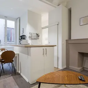 https://jusqua-6-personnes-au-coeur-du-vieux-lyon.hotels-rhonealpes.com